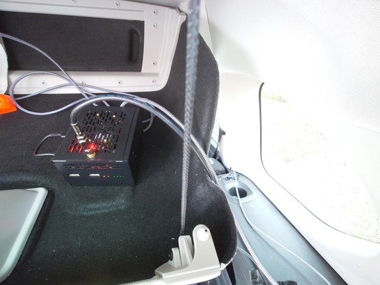 under-roof compartment with Geekworm UPS Raspberry Pi 5 rnode