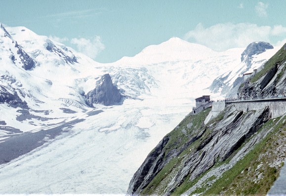 The Kaiser Franz Josef Höhe in the late 1960s. There's lots of snow and the Gross Glockner is visible.