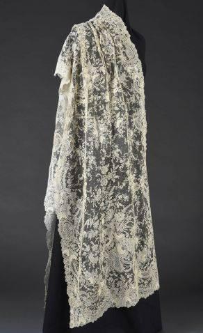 Deep stole, Brussels Rose Point de Gaze needle lace, circa1880-1900 (cotton thread)