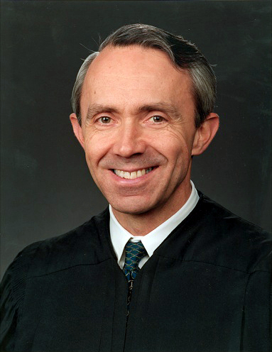 By "Courtesy of the Supreme Court of the United States, National Geographic Society, Photographer: Joseph Bailey" - http://www.supremecourthistory.org/02_history/subs_current/images_b/007_souter.jpg (archived source), Public Domain, https://commons.wikimedia.org/w/index.php?curid=250534