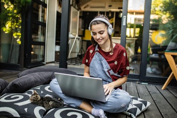 6 Digital Products Teens Can Create And Sell As Summer Side Hustle