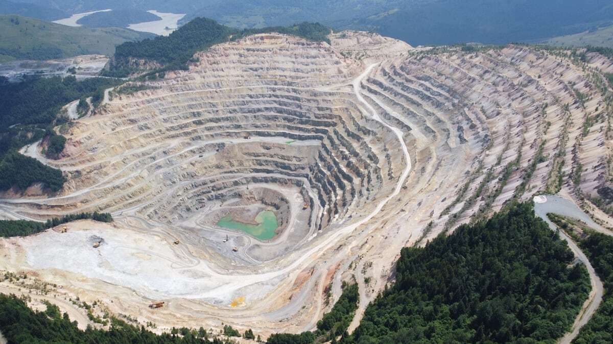 Rosia Poieni copper mine, near Rosia Montana, western Romania. | IONUT IORDACHESCU (AFP / GETTY IMAGES)
